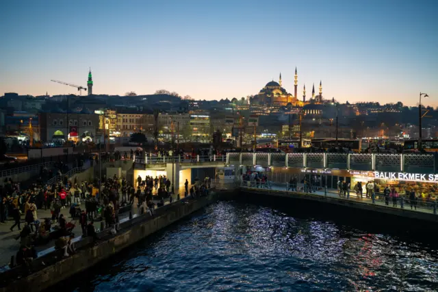 Dünya gazetesi, Cumhurbaşkanlığı Ekonomi Danışmanı Ertem’in sunumunu yaptığı yeni ekonomik modeli haberleştirdi: “Büyümenin kaynağı sıcak para değil cari fazla”