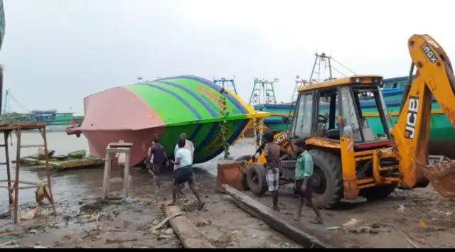 நாகப்பட்டினம் - படகு கவிழ்ந்து விபத்து ஒருவர் உயிரிழப்பு