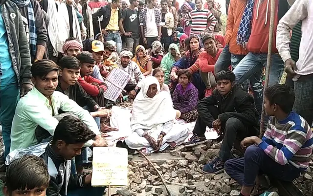 अहेरिया समाज का प्रदर्शन