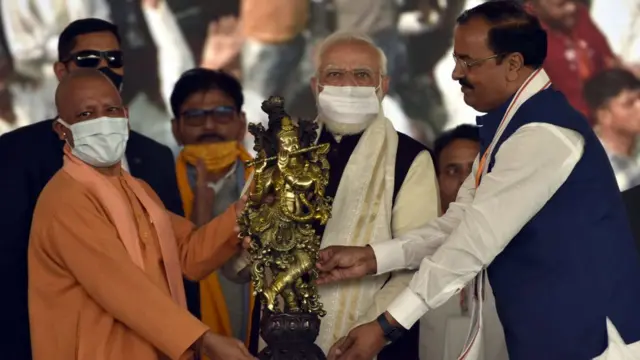 मोदी-योगी