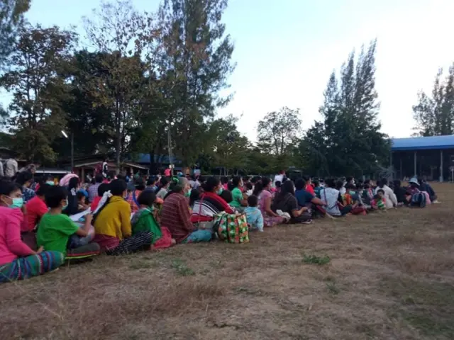 လေးကေ့ကော်က တိုက်ပွဲတွေကြောင့် ထိုင်းနိုင်ငံဘက်ခြမ်းကို ထွက်ပြေးတိမ်းရှောင်နေကြရသူတွေ