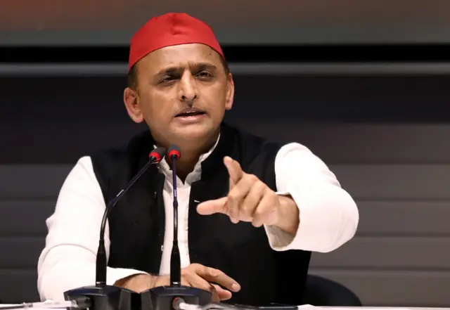 अखिलेश यादव