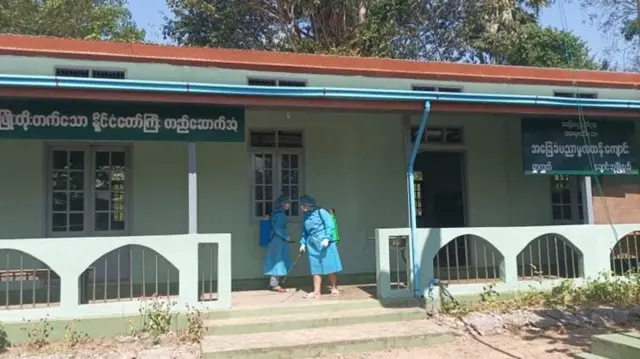 ပိုးတွေ့သူကလေးငယ်တွေတက်ခဲ့တဲ့မူလတန်းကျောင်းကို ဆေးဖြန်း