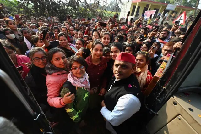 अखिलेश यादव