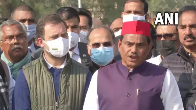 विपक्ष का पैदल मार्च