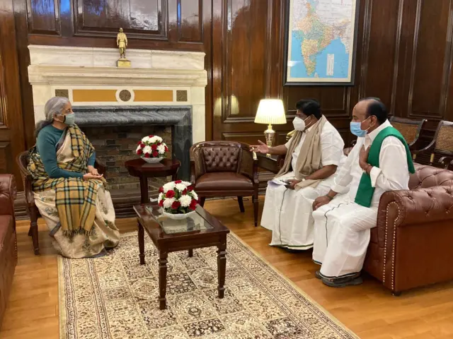 இந்திய நிதியமைச்சர் நிர்மலா சீதாராமனை சந்தித்து பேசிய விவசாயிகள் சங்க தலைவர்கள்