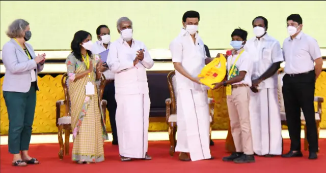 பிளாஸ்டிக் பயன்பாட்டை தவிர்க்க, "மீண்டும் மஞ்சப்பை" இயக்கத்தை தமிழ்நாடு முதலமைச்சர் மு.க.ஸ்டாலின் இன்று தொடங்கி வைத்தார்.