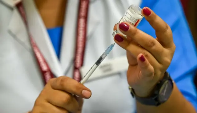 கோவிட் தடுப்பூசி