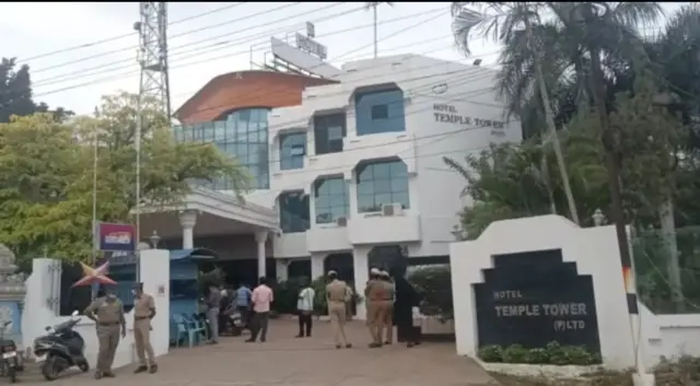 தஞ்சாவூரில் மாவட்ட ஆட்சியரால் சீல் வைக்கப்பட்ட தனியார் ஓட்டல்