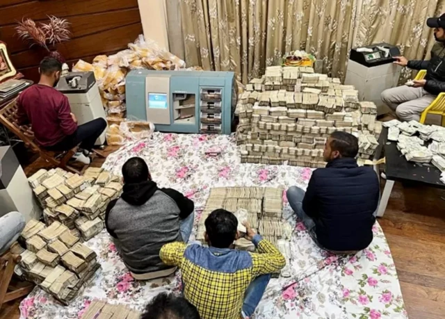 इत्र व्यापारी पीयूष जैन के घर पर छापेमारी