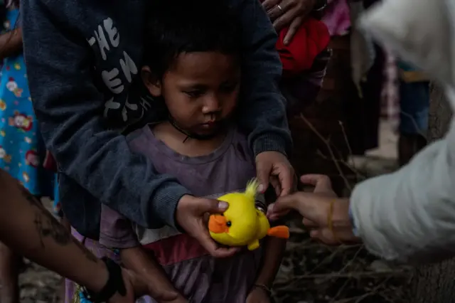 နှစ်သစ်ကူးကာလအပစ်ရပ်ခြင်းဟာ မြန်မာကလေးငယ်တွေရဲ့အနာဂတ်အပေါ် သက်ရောက်အားကြီးမားတယ်လို့ အထူးကိုယ်စားလှယ်က ပြောပါတယ်။