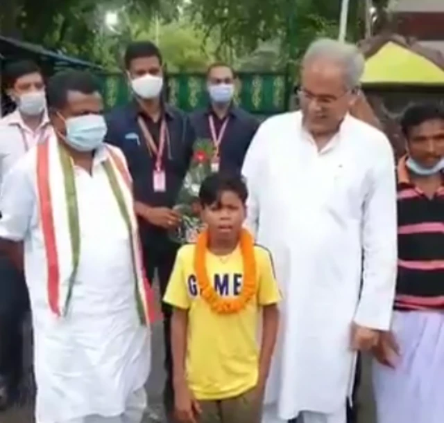 सहदेव विरदो सड़क दुर्घटना में घायल हो गए हैं.
