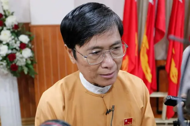 အမျိုးသားဒီမိုကရေစီအဖွဲ့ချုပ်ပါတီ ဗဟိုအလုပ်အမှုဆောင်လည်းဖြစ်၊ ပါတီပြောခွင့်ရသူလည်းဖြစ်တဲ့ ဒေါက်တာမျိုးညွန့်
