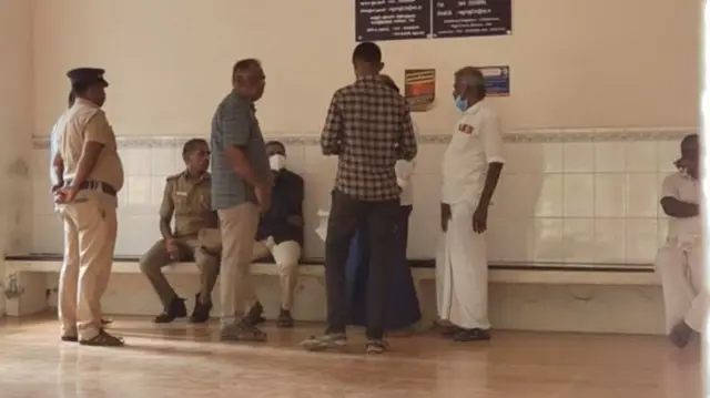 முன்னாள் அமைச்சர் ராஜேந்திர பாலாஜி மீது ஆன்லைனில் புகார் அளித்தவர்கள் நீதிபதியிடம் வாக்குமூலம் அளித்தனர்.