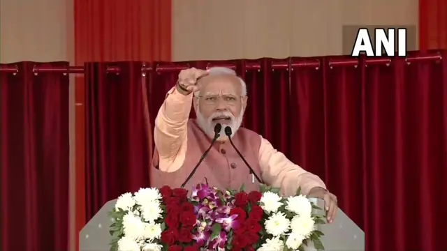 प्रधानमंत्री नरेंद्र मोदी
