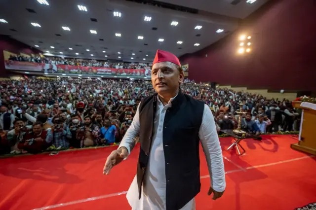 अखिलेश यादव