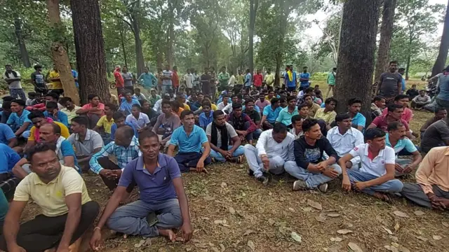 विरोध प्रदर्शन करते सिपाही