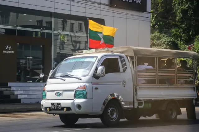 တပ်မတော်ထောက်ခံသူတချို့