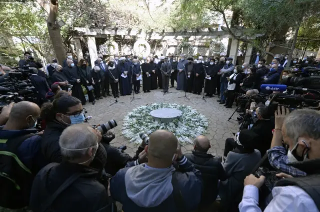 مراسم خاکسپاری لقمان سلیم