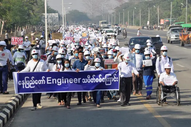 ဝန်ထမ်းတွေ ပူးပေါင်းပါဝင်မှု အရှိန်ကောင်းလာ