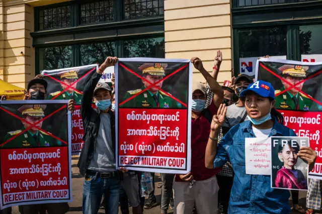 စစ်အာဏာရှင်အလိုမရှိကြောင်း ပြသ