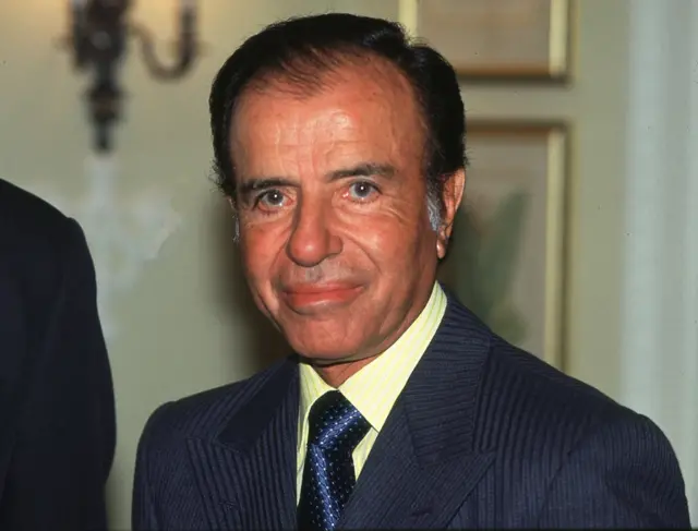 کارلوس منم