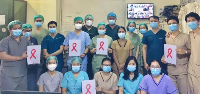 ဆရာဝန်တွေ ဖဲကြိုးနီ လှုပ်ရှားမှုစတင်