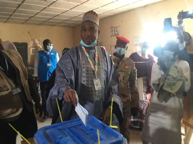 Shugaban CENI Na Damagaram, Chaibu Moussa ya kada kuri’a