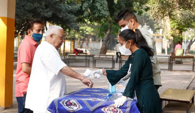 સુરતમાં મતદાન