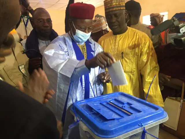 Mahamane Ousmane ya kaɗa ƙuri'arsa