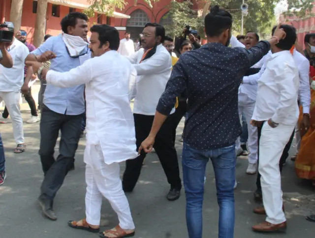 ગુજરાત કૉલેજ ખાતે મતગણતરી કેન્દ્ર પર ભાજપ અને કૉંગ્રેસના કાર્યકરો વચ્ચે ઘર્ષણ