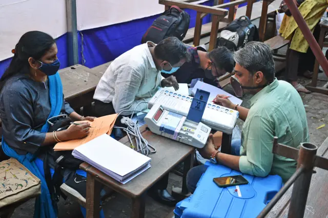 પ્રતીકાત્મક તસવીર