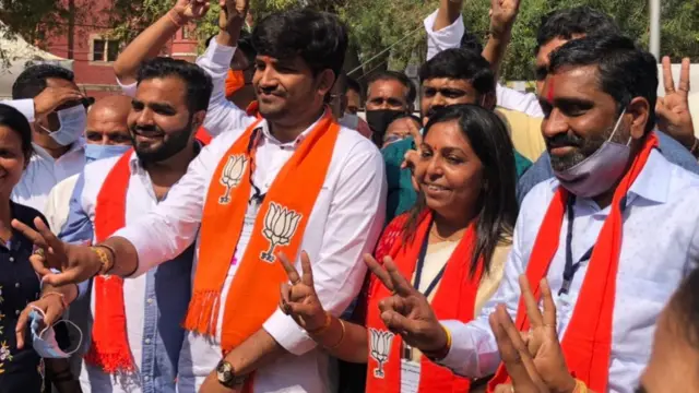 વિજેતા ઉમેદવારની પ્રતીકાત્મક તસવીર
