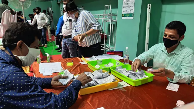 પ્રતીકાત્મક તસવીર