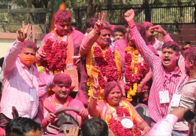 અમદાવાદમાં વિજેતા ઉમેદવારોનું વિજયી સરઘસ