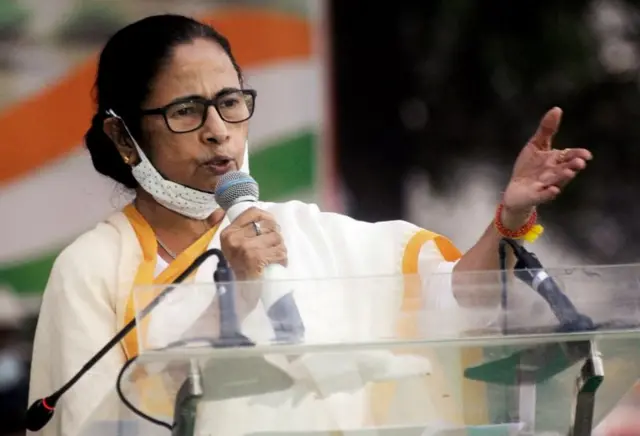बीजेपी के कहने पर आठ चरणों में चुनाव: ममता बनर्जी