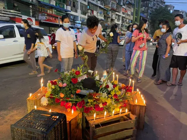 စစ်အာဏာသိမ်း၊ လှည်းတန်း၊ လူငယ်၊ သေဆုံး