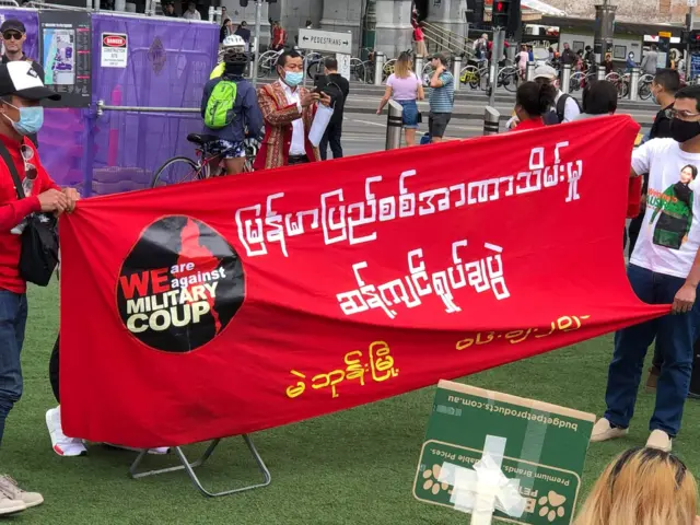 သြစတြေးလျနိုင်ငံ မဲလ်ဘန်းမြို့မှာ ဆန္ဒပြ