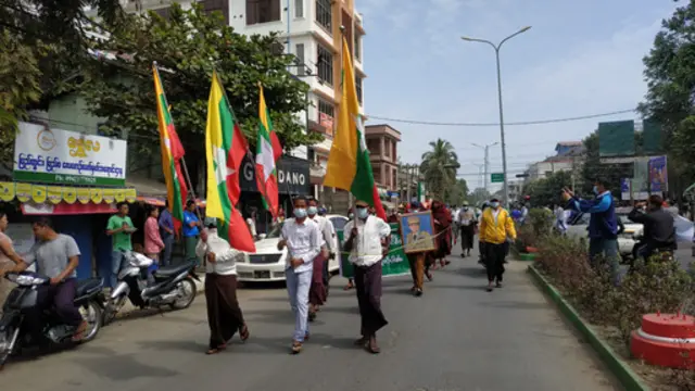 စစ်တွေမြို့ထဲကို တပ်‌‌မတော် ထောက်ခံသူတွေ လှည့်လည်လာ