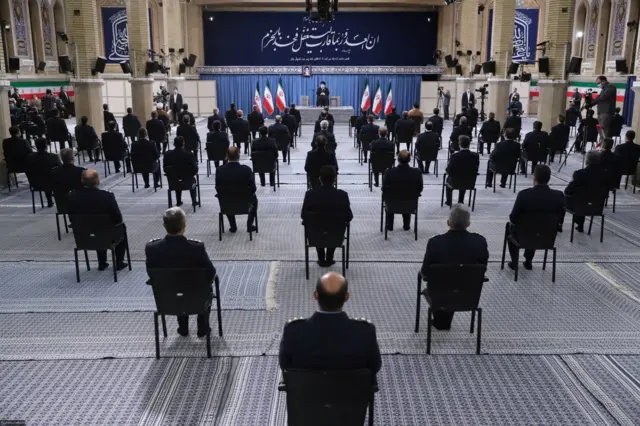 دیدار با خلبانان