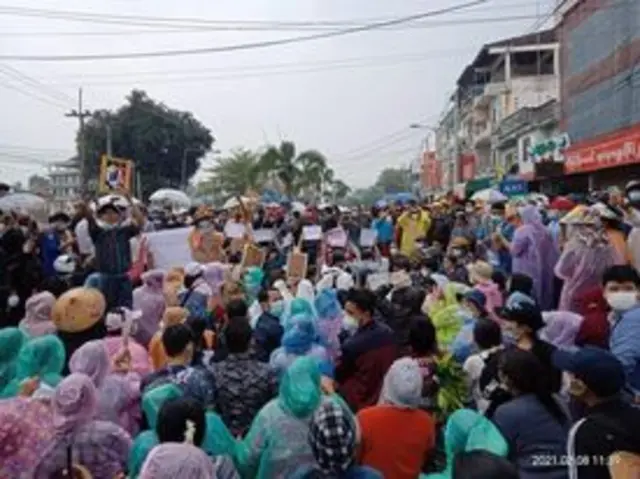 မြဝတီ၊ စစ်အာဏာသိမ်း၊ ဆန္ဒပြ၊