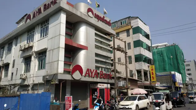 စစ်တွေမှာ ဘဏ်တွေ ပိတ်ထား