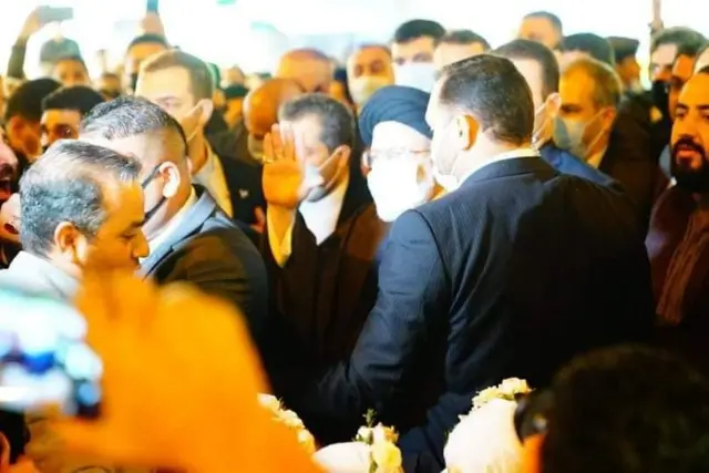 ابراهیم رئیسی در بخشی از سفر خود به کاظمین در شمال بغداد رفت