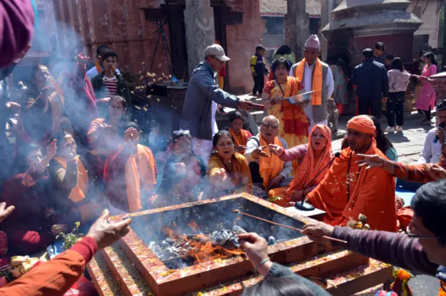बनेपास्थित चण्डेश्वरी मन्दिर प्राङ्गणमा ‘२४ घण्टा अखण्ड गायत्री मन्त्र, मृत्युञ्जय जप तथा यज्ञ’ होम