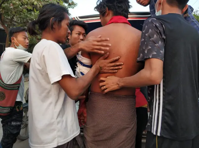 မန္တလေး ပစ်ခတ်ဖြိုခွင်းမှု နှစ်ဦးကျည်ထိ