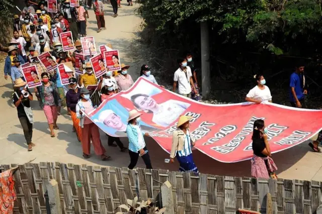 သံဃာတွေနဲ့ အရပ်ဘက်အဖွဲ့အစည်းတွေ ပူးပေါင်းခဲ့ကြတဲ့ စစ်ကိုင်းက သပိတ်