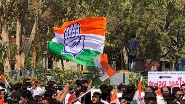 પ્રતીકાત્મક તસવીર