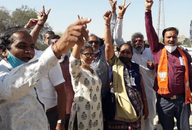 અમદાવાદમાં ભાજપના વિજેતા ઉમેદવારની ઉજવણી