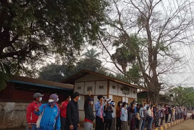 နမ္မတီးမြို့ခံတွေရဲ့ အရုဏ်ဦး သပိတ်