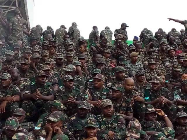 Wanajeshi wakisubiri kuwasili kwa Hayati Magufuli uwanja wa Amani Zanzibar